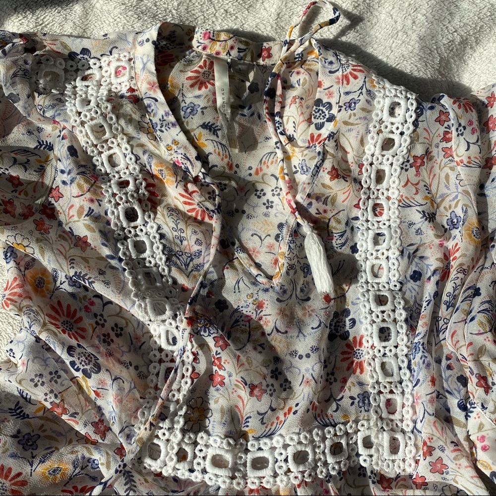 3 Floral Blouse Bundle Size SSM - Picture 8 of 11